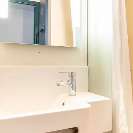 Hotell Centre 2*