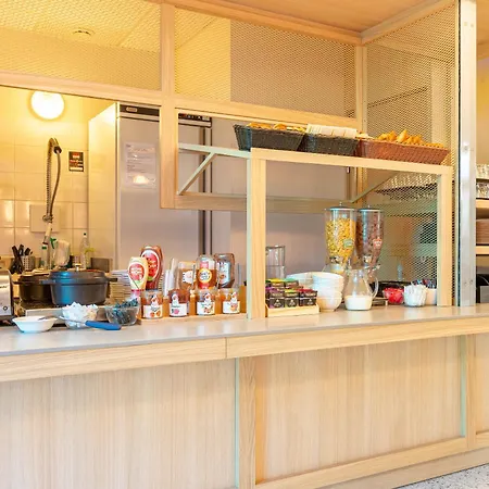 Centre Hotell 2*