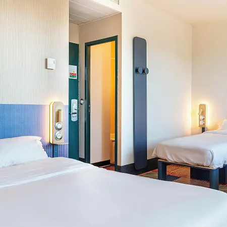 Centre Hotel 2*